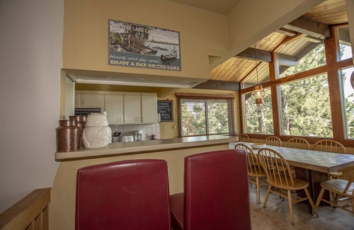 Lake Forest Casa | Cómodo 4br Dog Friendly Dollar Point Home, 3 casas lejos de la playa HOA!