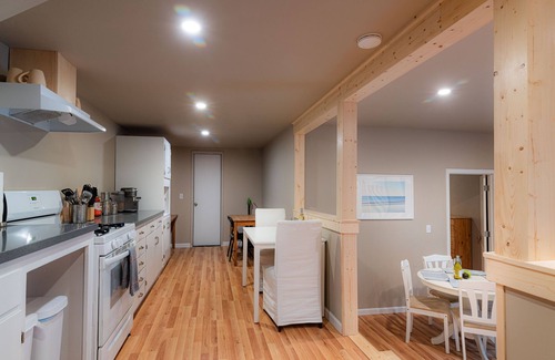 Kelseyville Casa | Cobb Mountain Chalet King Size Suite