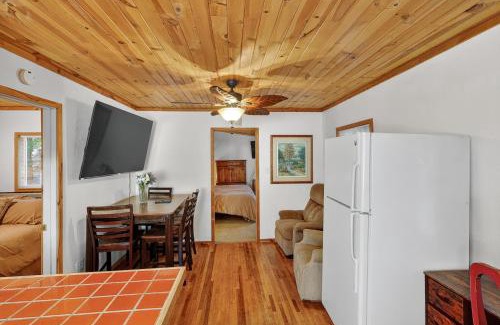 Cobb Casa | Cobb Mountain Nature Escape cabin