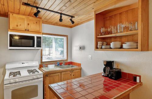 Cobb Casa | Cobb Mountain Nature Escape cabin