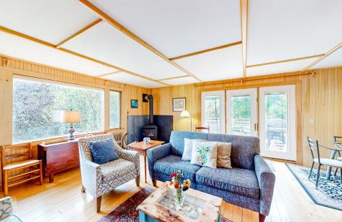 Southwest Harbor Casa | Cobb Nob Compound