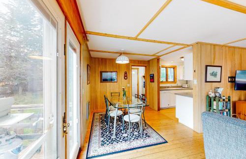 Southwest Harbor Casa | Cobb Nob Compound