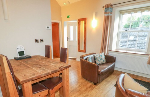 Bonsall Cabaña | COBBLES, pet friendly, character holiday cottage in Matlock