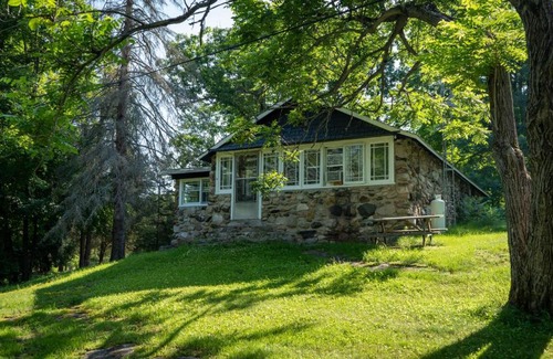 Tay Valley Casa | Cobblestone Cottages