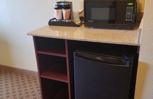 Bottineau Hotel | Cobblestone Inn & Suites - Bottineau