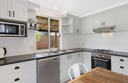 Bright Casa | Cobden & Wills - Brillante, VIC