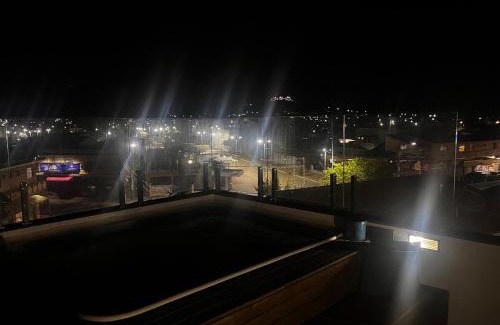 Iguaba Grande Apartamento | Cobertura 360 com piscina no Centro de Iguaba