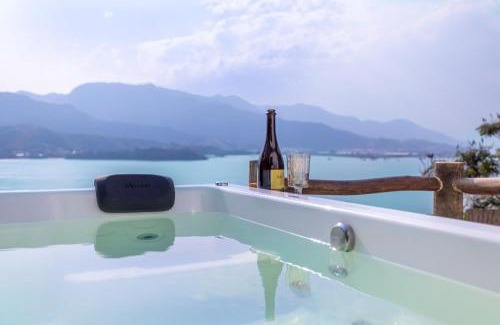 Cambaquara Apartamento | Cobertura com Incrível Vista de Cinema para o Mar