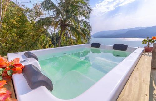 Cambaquara Apartamento | Cobertura com Incrível Vista de Cinema para o Mar