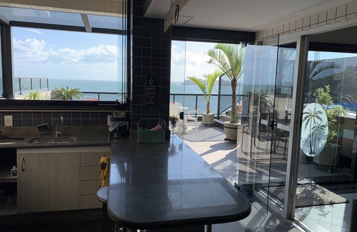 Praia do Morro Apartamento | Penthouse de lujo frente a la playa de Morro