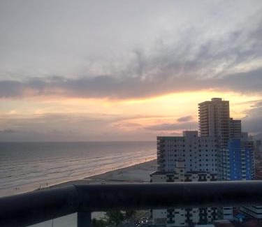 Maracana Apartamento | Cobertura DUPLEX Em frente ao mar com churrasqueira