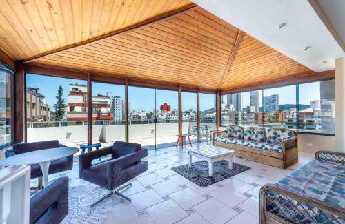 Parque Enseada Apartamento | Cobertura em Enseada: 10 min da praia/Wi-Fi/TV