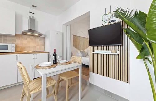 Los Cocoteros Apartamento | Coco Breeze · Terraza & Swing