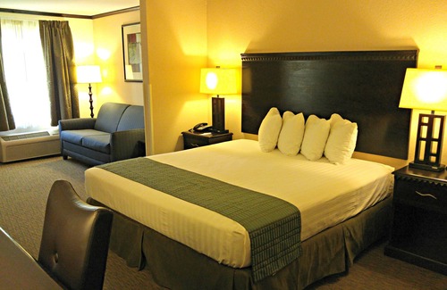 Cochran Hotel | Cochran Inn & Suites