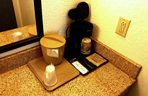 Cochran Hotel | Cochran Inn & Suites