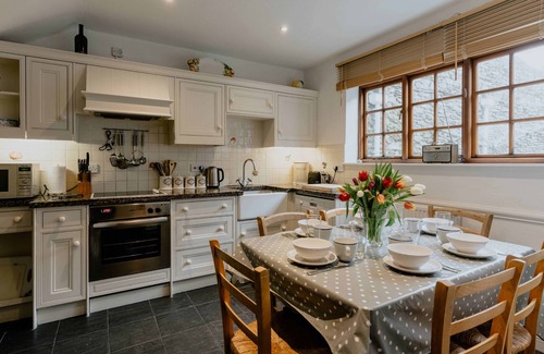Croyde Cabaña | Cock Rock Cottage - a house that sleeps 6 guests in 3 bedrooms