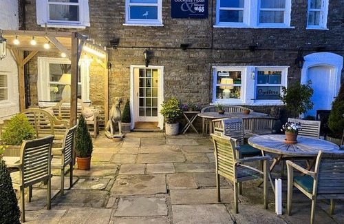 Hawes Hotel | Cocketts Hotel