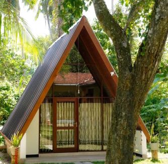 Andiambalama Casa | Coco Breeze Cabanas - free Airport pick up or drop off