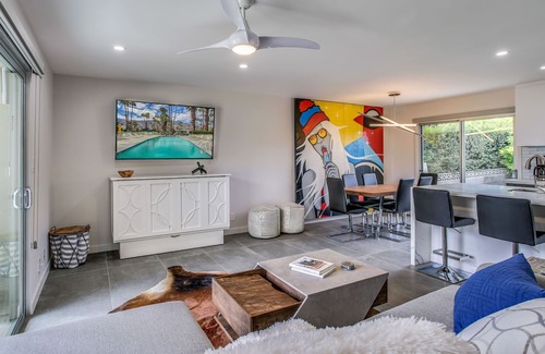 Araby Commons Condominio | Coco Cabana Luxurious Condo with Stunning Views