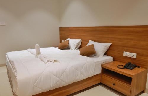 Pimpri - Chinchwad Complejo | Coco Resort and Banquet