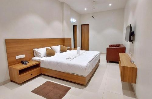 Pimpri - Chinchwad Complejo | Coco Resort and Banquet