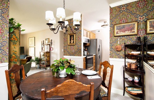 Franklin Condominio | "Coco's Chambre", a 2 bedroom condo...walkable to downtown Franklin