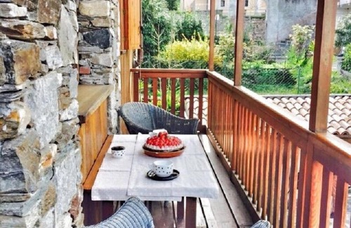 Carciano Chalet De Esquí | Coco small villa with lake view