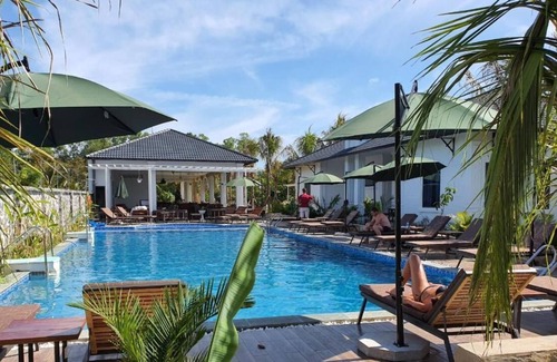 Ong Lang Hotel | CoCo Village Resort