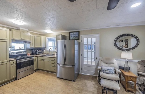 Chauvin Casa | Cocodrie Waterfront Fishing Camp - Sportsmans Paradise