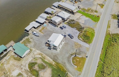 Chauvin Casa | Cocodrie Waterfront Fishing Camp - Sportsmans Paradise