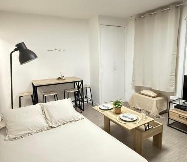 Prefecture Apartamento | Cocon Marseillais, Centre-Ville, Vieux-Port - Rue Paradis, Rénové, Climatisé, 2pers