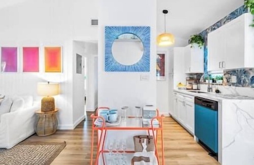 Coconut Grove Casa | Charming 2-bedroom cottage with WiFi, AC in phenomenal Coconut Grove