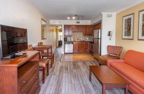 Clearwater Beach Hotel | Coconut Cove All-Suite Hotel