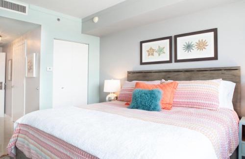 Coconut Grove Hotel | Coconut Grove 10th Floor private unit Parking Included