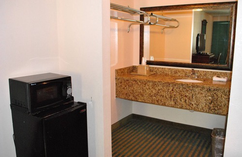 Panama City Beach Hotel | Coconut Grove Motor Inn