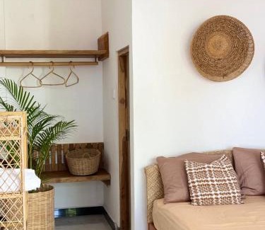 Dickwella Hotel | Coconut Palm beach restaurant and rooms