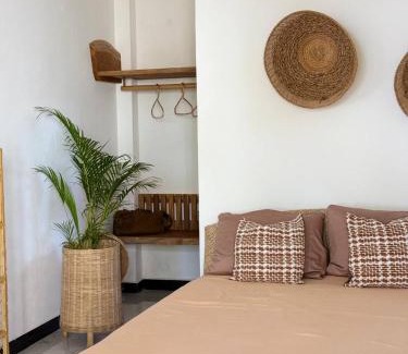 Dickwella Hotel | Coconut Palm beach restaurant and rooms