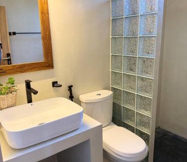 Dickwella Hotel | Coconut Palm beach restaurant and rooms