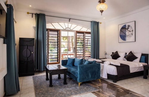 Kololi Hotel | Coconut Residence & Spa