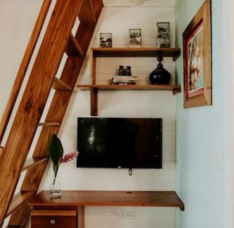Big Creek Apartamento | CoconutTree Bungalow of Villa Paraiso/Beachfront
