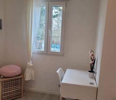Survilliers Apartamento | COCOONING HOUSE 211 SUITE AZUR appartement AEROPORT PARIS ROISSY CDG, PARC ASTERIX, CHATEAU DE CHANTILLY, STADE DE FRANCE