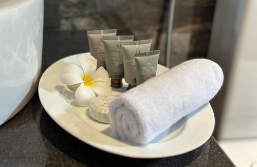 Polhena Hotel | Cocos Polhena