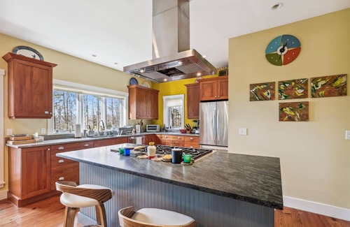 Waterbury Center Casa | Cody's Clubhouse: 3 br, wood fireplace, firepit & deck