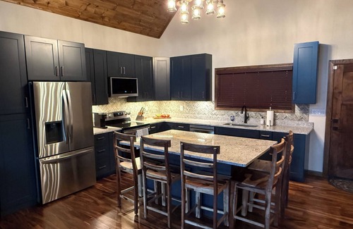 Wapiti Casa | Cody WY Yellowstone Luxury Mountain Escape - 3 Bed 2 Ba Amazing Mountain Views