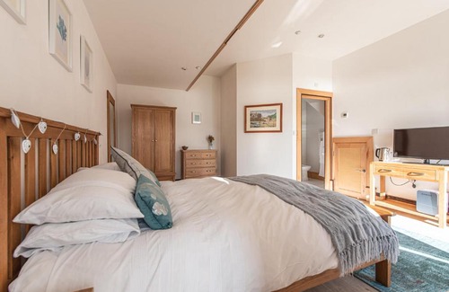 Menai Bridge Casa | Coed y Berclas guest room, wonderful view