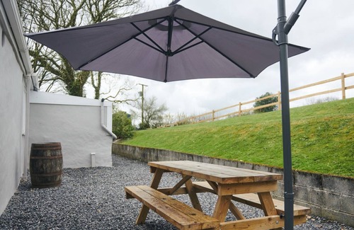 Llangynin Casa | Coedllys Uchaf Cottage, Rural cottage with swim-spa and sauna
