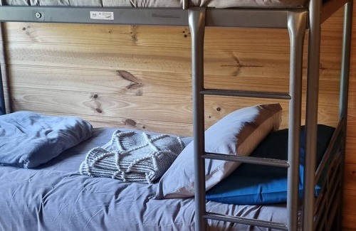 Lakes Entrance Cabina | Coen's Farm Cabin Accommodation.nFamily Friendly accomodation close to amenities