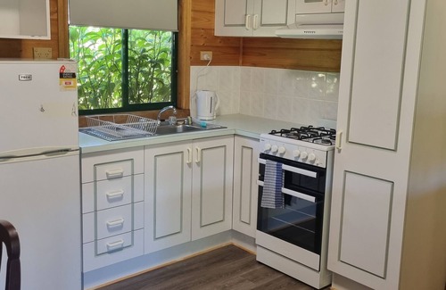 Lakes Entrance Cabina | Coen's Farm Cabin Accommodation.nFamily Friendly accomodation close to amenities