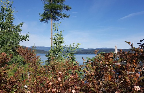 Coeur d'Alene Apartamento | Coeur d 'Alene Lakefront Luxury Retreat con bañera de hidromasaje, sauna, embarcadero y más.