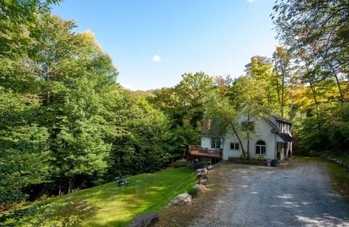 Stratton Mountain Casa | Coffee Lover's Retreat w/ hot tub & game room